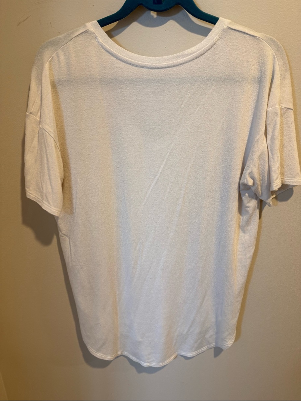 American Eagle Outfitters White V-Neck Spacious / slouchy oversized tShirt - Picture 2 of 8